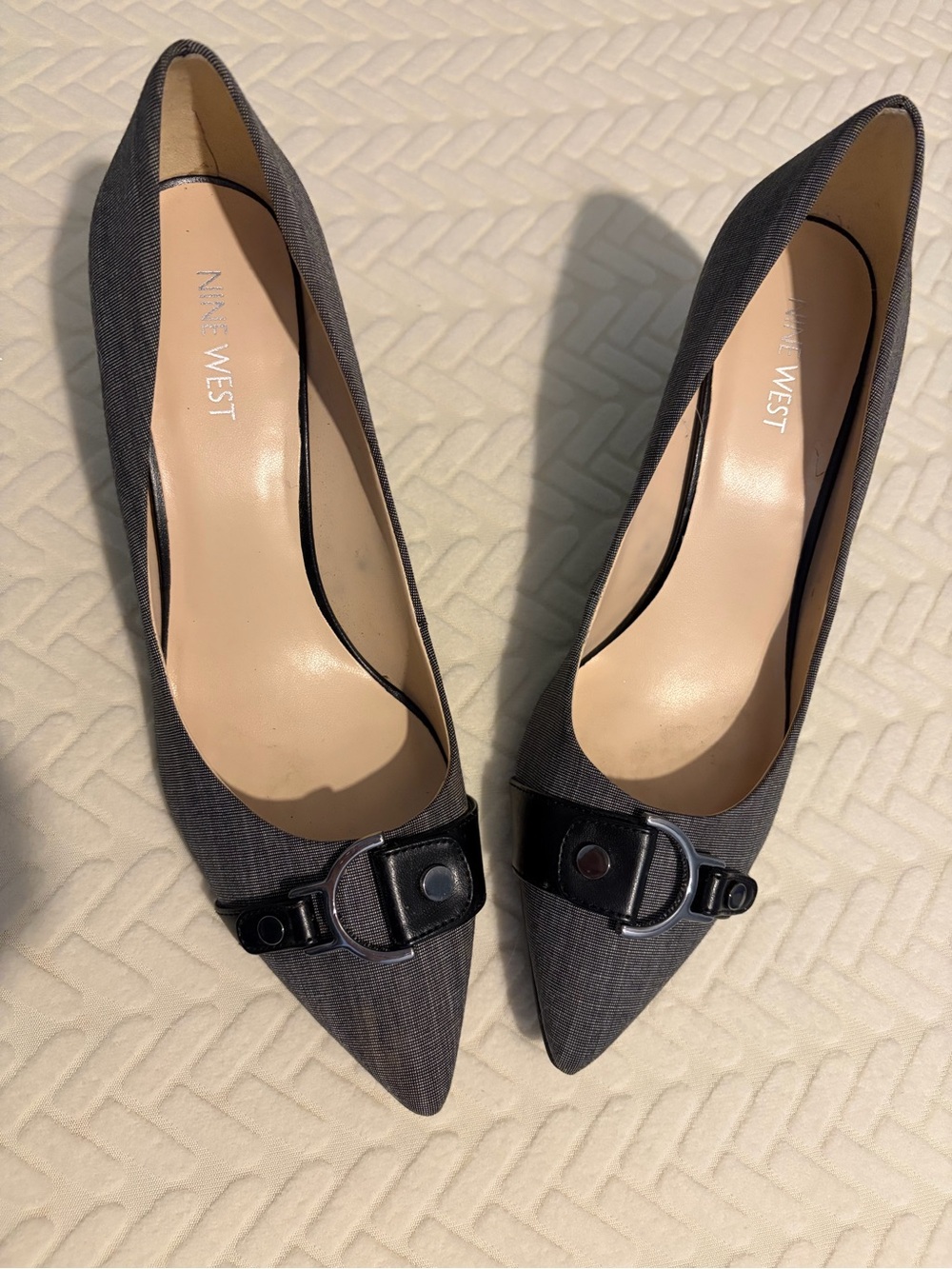 Nine West Gray Pointed-Toe Pumps with Black Buckle